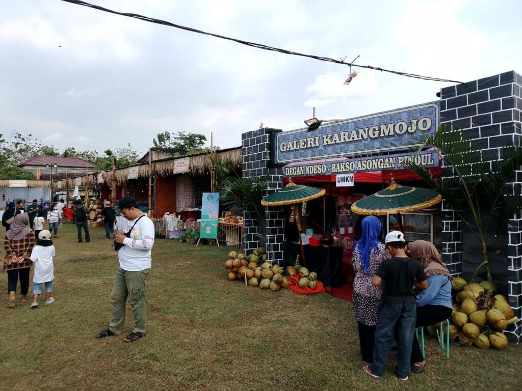 Gunungkidul Rayakan FKY 2025: Mengakar pada Bumi, Menghidupkan Tradisi 3 Salah satu stand UMKM dari Gunung Kidul ( Foto Yusuf )