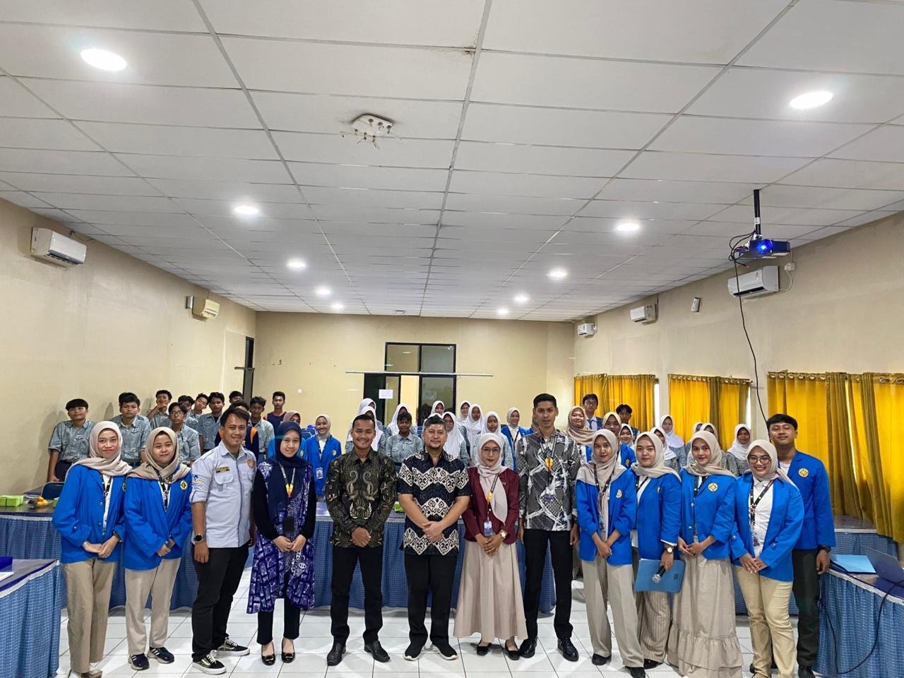 Sosialisasi Akad Tabarru’ untuk Meningkatkan Inklusi Keuangan Syariah di SMA Negeri 6 Kota Serang 47 Pembukaan Kegiatan