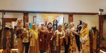 Kampanye ecogreen dalam Jogja Eco Style 2025 dengan menggunakan busana ecoprint di Loman Park Hotel Yogyakarta (Foto Yusuf)