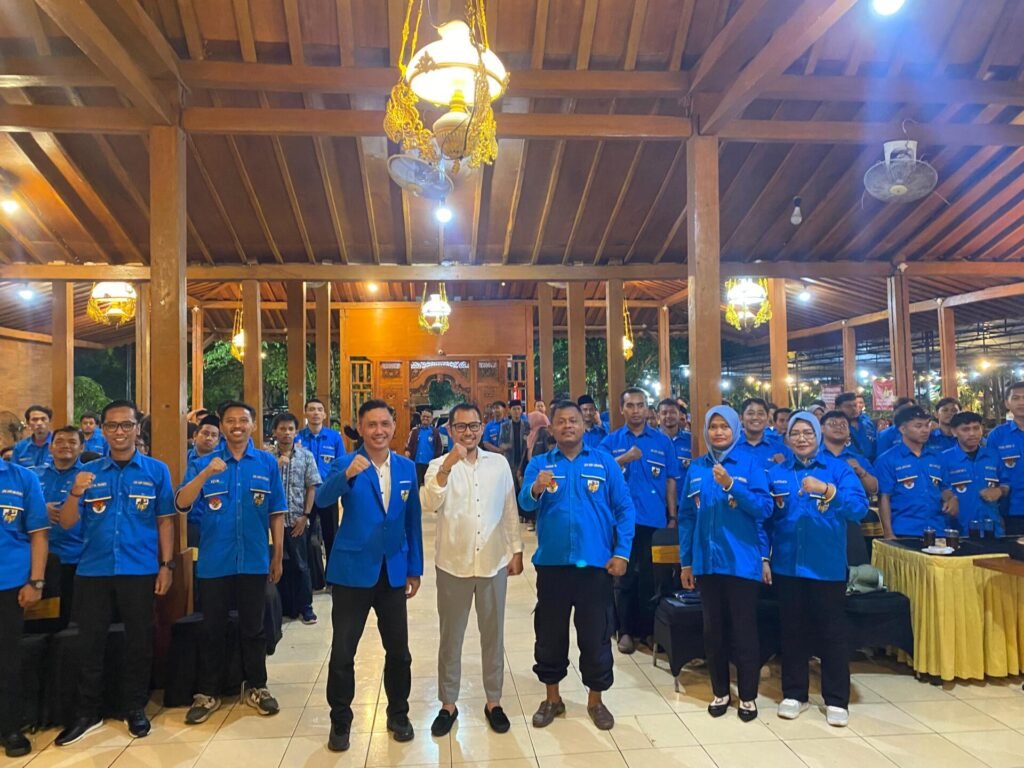 Regenerasi Semangat Pemuda: KNPI Sukoharjo Lantik 12 DPK Kecamatan, Teguhkan Komitmen Kolaborasi dan Aksi Nyata 48 IMG 20251024 WA0043