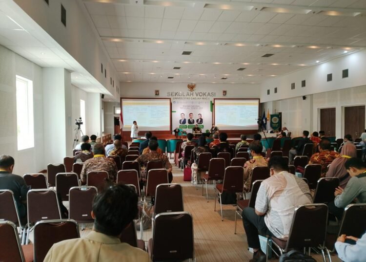 Riset Terapan Jadi Penggerak Keberlanjutan: SNTT 2025 Sekolah Vokasi UGM Dorong Kolaborasi Akademisi dan Industri 46 Seminar Nasional Teknologi Terapan 2025 di Sekolah Vokasi UGM (Foto Yusuf)