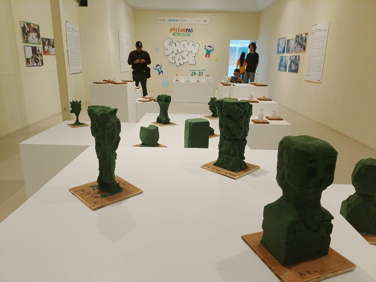 Pendhapa Art Space Dorong Pendidikan Seni Inklusif Lewat Program “Art Fun PAS for Children” 47 Patung karya anak-anak di Pendopo Arts Space (Foto Yusuf)