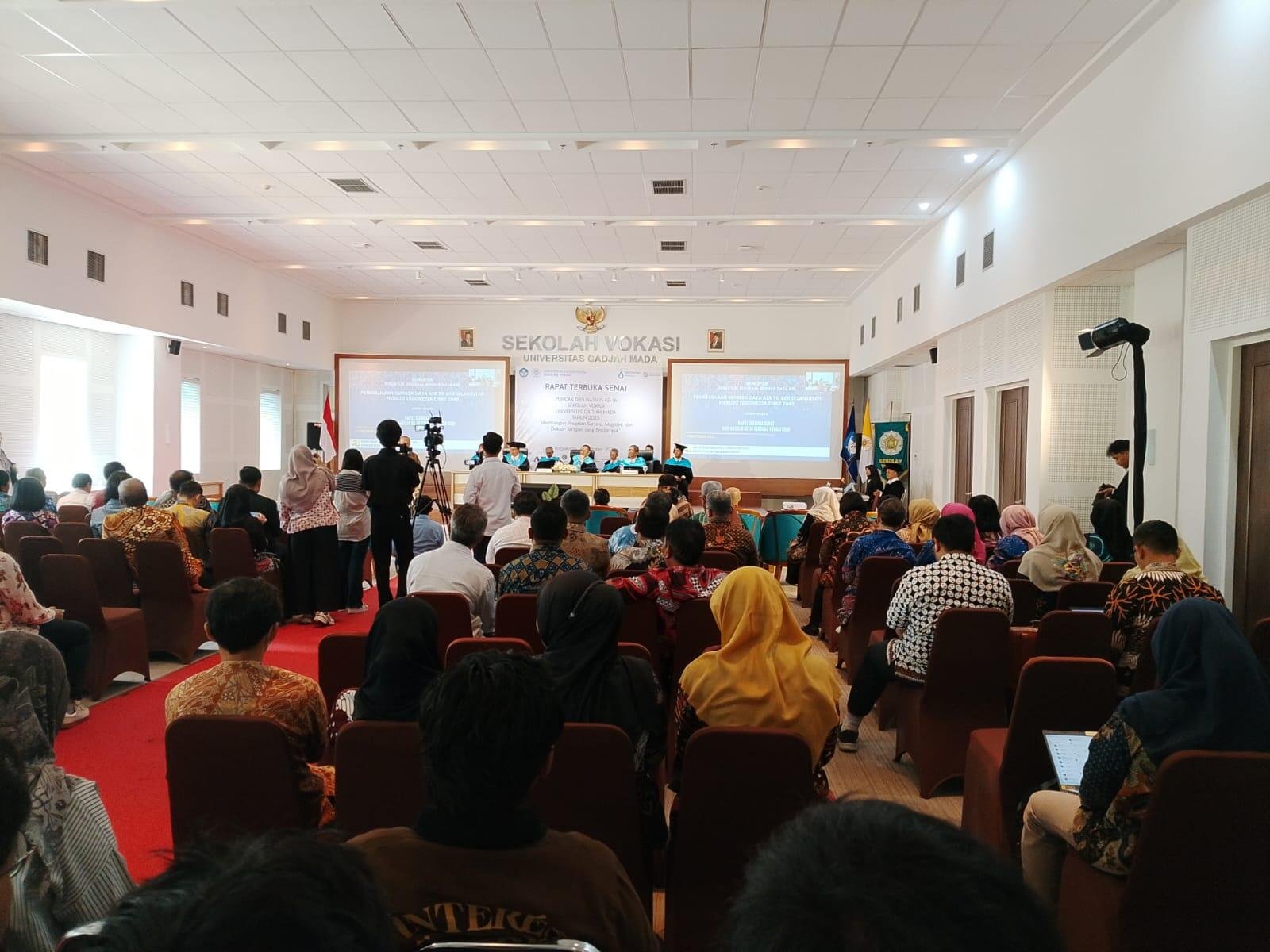 SV UGM Tegaskan Komitmen Pendidikan Terapan Lewat Dies Natalis ke-16 48 Peserta Rapat Terbuka Senat SV UGM (Foto Yusuf)
