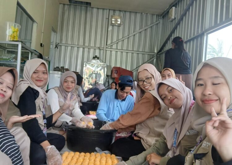 Olahan Singkong Petani Lokal Jadi Getuk Demangan, Mahasiswa KKN Reguler Posko 40 UIN Walisongo Lakukan Kunjungan Pembuatan di Desa Gondang, Limbangan, Kendal 46 singkong