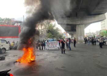 Mahasiswa GAM Gelar Aksi di Makassar, Desak Polda Sulsel Copot Dirkrimum dan Realisasikan Tuntutan 17+8 Poin 46 Tuntutan 17+8