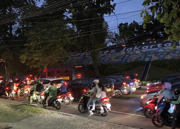 Kemacetan Parah di Jalan Srengseng Arah Kelapa Dua Depok Ganggu Aktivitas Warga 46 Kemacetan Parah di Jalan Srengseng