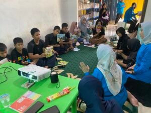 Revitalisasi Taman Baca Masyarakat Karya Mulya Sematang Borang : Optimalisasi Pencegahan Bullying Melalui Budaya Literasi 48 IMG 0885
