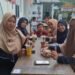 Lebih dari 200 pengunjung hadir menikmati aneka produk UMKM lokal, dari makanan tradisional, minuman segar, hingga camilan inovatif