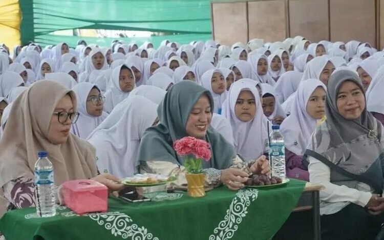 Santri Pondok Pesantren Sunan Drajat Lamongan