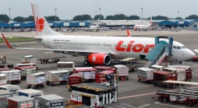 Kasus Diskriminasi PT Lion Express: Denda Rp 3 Miliar Ditangguhkan, Munculkan Pertanyaan Soal Kepastian Hukum 46 Ilustrasi maskapai lion air