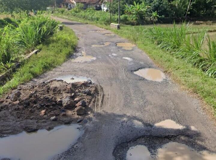 Jalan Rusak di Anak Ratu Aji dan Wajah Ketimpangan Pembangunan Pedesaan 46 Jalan