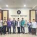 Ombudsman Perbarui MoU dengan Universitas Brawijaya 56 Rektor Universitas Brawijaya Prof Widodo (empat dari kiri) berfoto bersama Ketua Ombudsman RI Mokhammad Najih (lima dari kiri) dan citivitas akademis di Ruang Rektorat Universitas Brawijaya, Rabu (29/10).