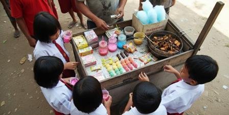 Maraknya Jajan Sembarangan di Sekolah Dasar: Pentingnya Menanamkan Edukasi Gizi Sejak Dini 46 IMG 6538