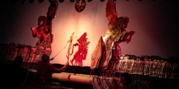 Pergelaran wayang kulit dalam rangka Minggu Legen/Wiyosanipun