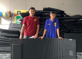BENGKULU (18 Oktober 2025) – Dalam upaya mewujudkan pemenuhan hak dasar bagi Warga Binaan Pemasyarakatan (WBP), Lembaga Pemasyarakatan (Lapas) Kelas IIA Bengkulu melaksanakan kegiatan pembagian matras di blok-blok hunian, Sabtu (18/10). Kegiatan ini dipimpin langsung oleh Kepala Sub Seksi Bimbingan Kemasyarakatan dan Perawatan (Bimkemaswat), Fardan Kristiandy, bersama jajaran petugas.