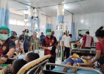 SISWA KERACUNAN MBG Suasana IGD RSUD SOE