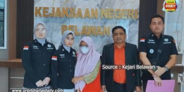 KEJARI BELAWAN TAHAN DUA KEPSEK DI MEDAN TERKAIT DUGAAN KORUPSI DANA BOS