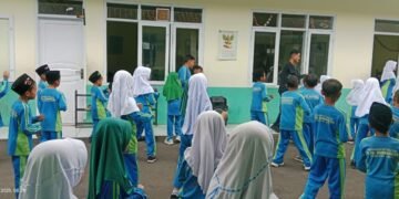 senam MIS Ar-Raudhotun Nur