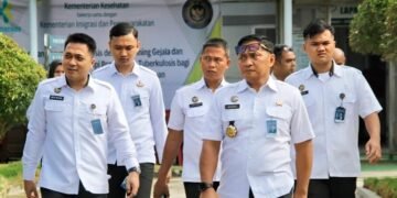 Kalapas Bengkulu Julianto Budhi Prasetyono meninjau seluruh area Lapas, tekankan pentingnya sinergi dan kebersihan lingkungan kerja.