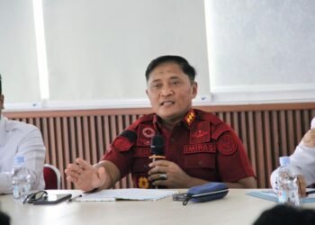 Julianto Budhi Prasetyono, memimpin briefing perdana bersama seluruh jajaran aparatur sipil negara (ASN) di Aula Lapas Bengkulu, Kamis (9/10).