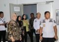 Sesitjen Kementerian Imigrasi dan Pemasyarakatan RI, Ika Yusanti, saat meninjau Dapur Elok Lapas Kelas IIA Bengkulu dan memberikan apresiasi atas tata kelola dapur yang transparan dan akuntabel. Doc. Humas