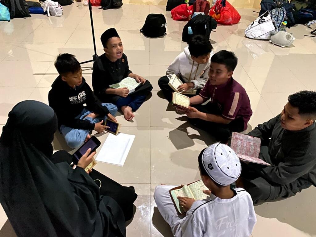 Alhamdulillah, Kegiatan AHES (Al-Fadiyah Helping Society) Rombel 5 Terlaksana dengan Lancar 4 WhatsApp Image 2025 10 11 at 20.06.35