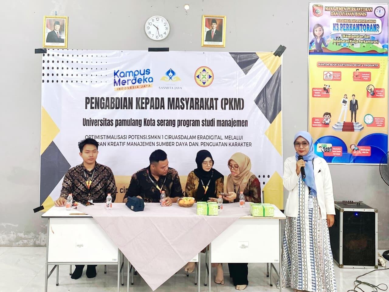 UNPAM Gelar PkM di SMKN 1 Ciruas: Strategi Manajemen Keuangan Tingkatkan Literasi Siswa 47 WhatsApp Image 2025 10 24 at 08.50.12 1