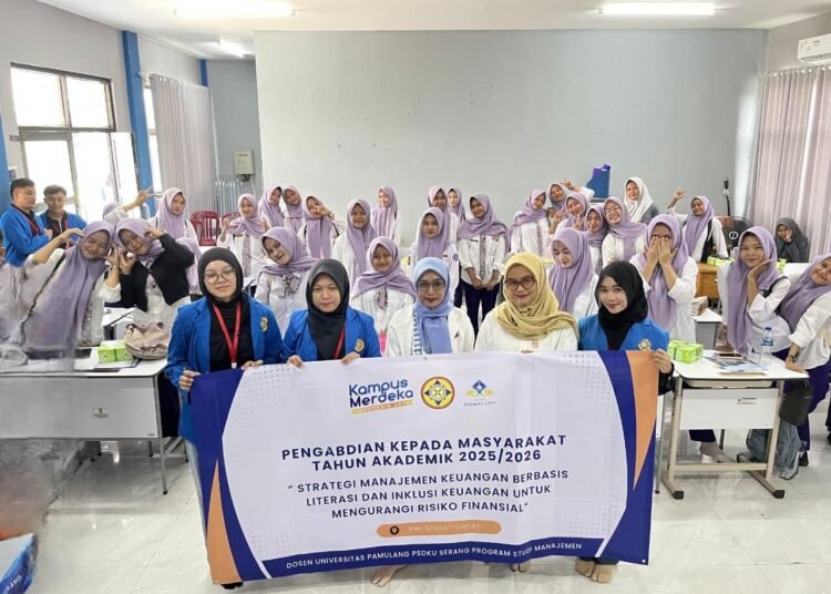 UNPAM Gelar PkM di SMKN 1 Ciruas: Strategi Manajemen Keuangan Tingkatkan Literasi Siswa 46 WhatsApp Image 2025 10 24 at 08.50.12