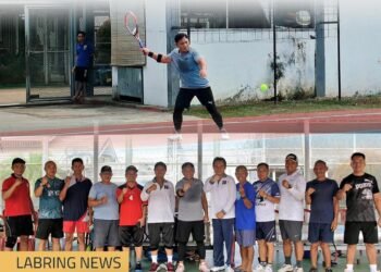 Kalapas Bengkulu Julianto Budhi Prasetyono bermain tenis bersama pegawai dan perwakilan OPD Kota Bengkulu. Doc. Humas