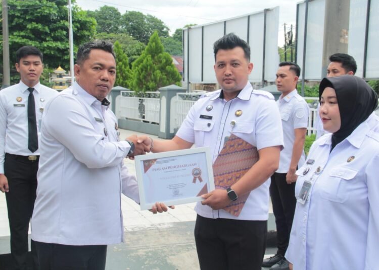 Rutan Bengkulu Gelar Apel Pagi dan Penyerahan Piagam Penghargaan Pegawai Teladan 46 Rutan Bengkulu
