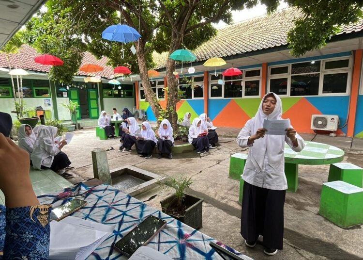 Matsanaba Students Express Santri Spirit Through Poetry Performance Competition 46 Poetry Performance Competition