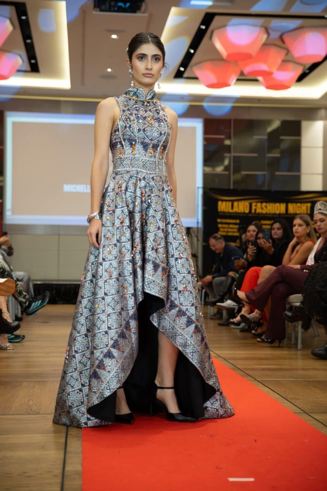 Michelle Liu Tampilkan Koleksi “Royal Heritage Twist” di Milan Fashion Night 2025 48 Michelle Liu Tampilkan Koleksi “Royal Heritage Twist” di Milan Fashion Night 2025