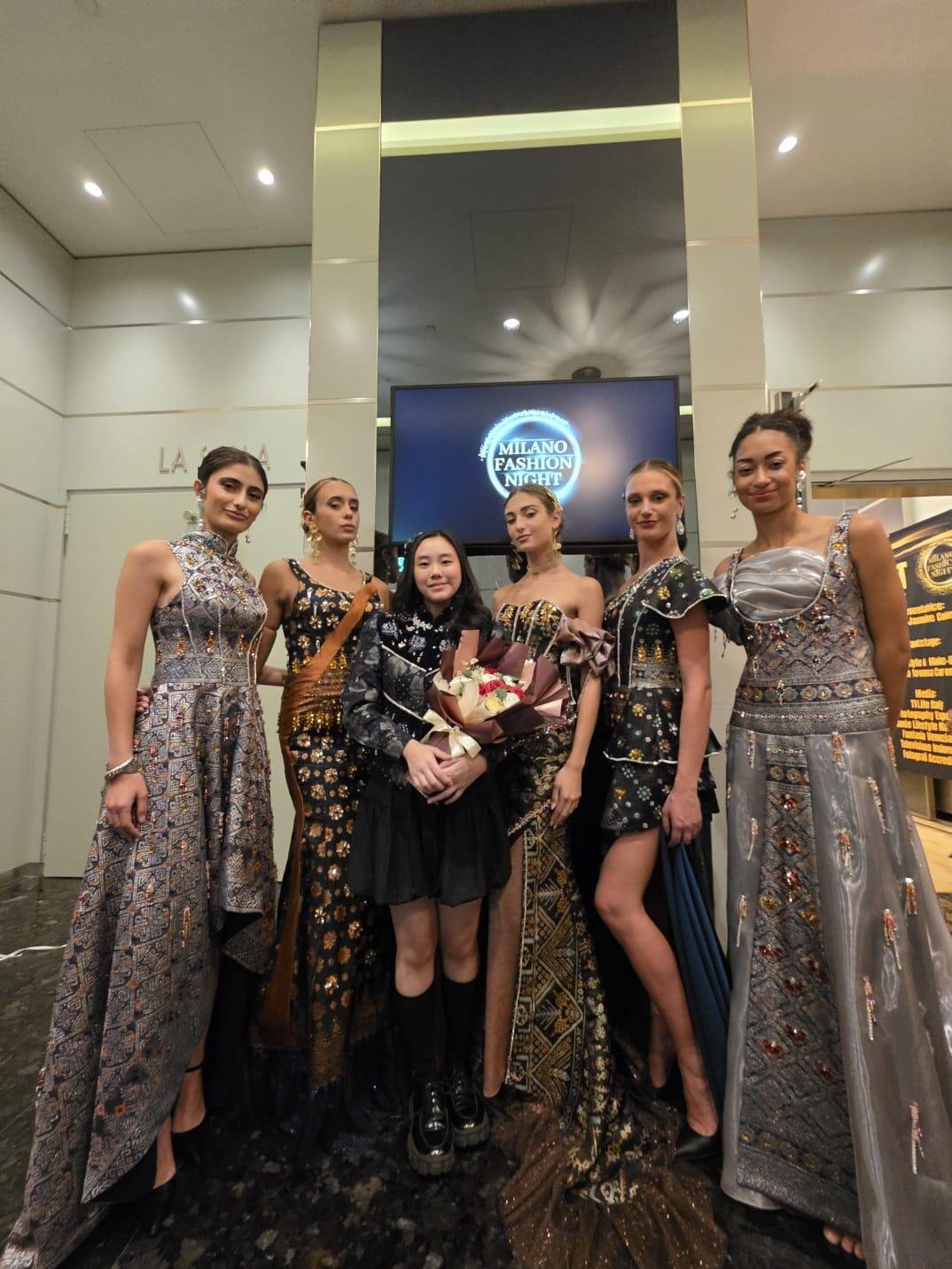 Michelle Liu Tampilkan Koleksi “Royal Heritage Twist” di Milan Fashion Night 2025 47 Michelle Liu Tampilkan Koleksi “Royal Heritage Twist” di Milan Fashion Night 2025