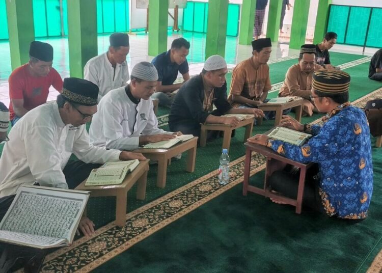 Pembinaan Rohani, Warga Binaan Lapas Bengkulu Antusias Belajar Mengaji 46 Lapas Bengkulu, Julianto Budhi Prasetyono, Kemenag Kota Bengkulu, Pembinaan Rohani, Warga Binaan, Masjid An-Nur, Mengaji di Lapas, Pembinaan Kepribadian, Pemasyarakatan Bengkulu, Religius Lapas Bengkulu