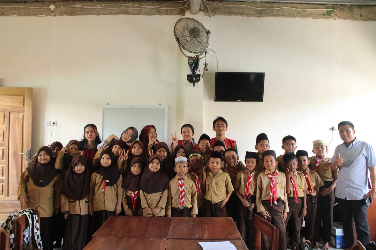 Edukasi dan Kreasi: Pengelolaan Sampah Plastik di Sekolah Dasar 47 Pengelolaan Sampah Plastik di Sekolah Dasar