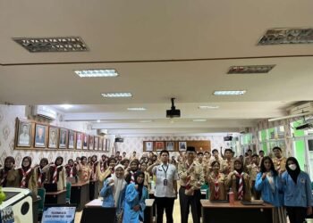 Mahasiswa Universitas Nusa Mandiri Bekali Siswa SMK dengan Skill Desain UI/UX yang Dibutuhkan Industri Digital 46 WhatsApp Image 2025 10 30 at 08.35.27