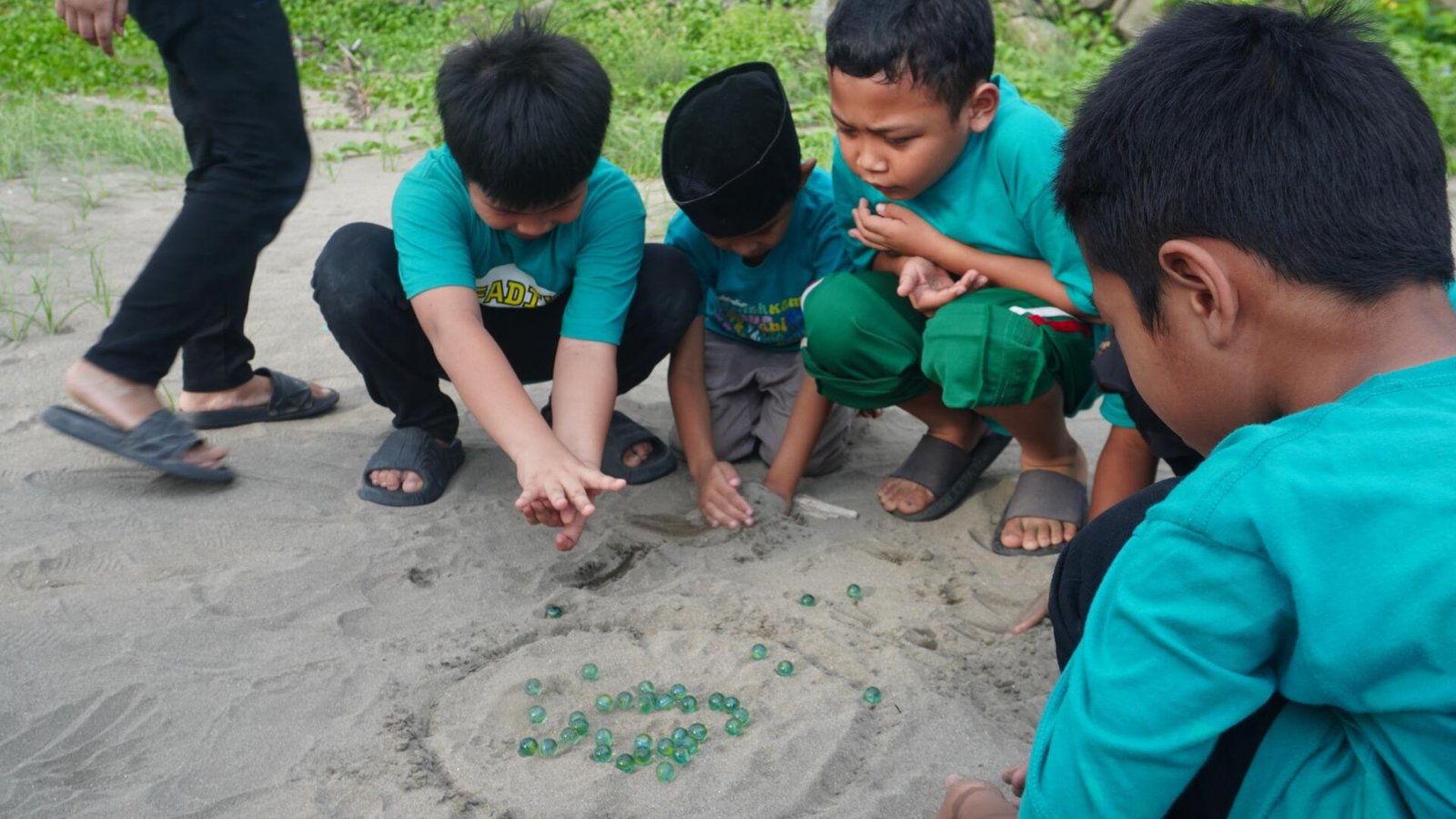 Rombel 3 SDIT Al-Fadiyah Kembangkan Ketangkasan dan Kerja Sama Siswa Melalui Kegiatan Al-Farit di Topejawa 48 SDIT Al-Fadiyah