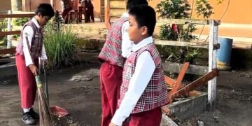 Dokumentasi Kegiatan Pembersihan Lingkungan di SD