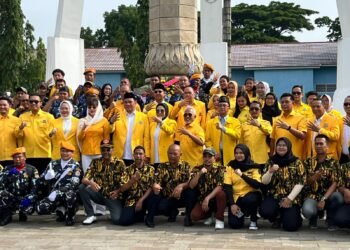 Peringati HUT ke-61, DPD Partai Golkar Sumsel dan Golkar Kota Palembang Gelar Ziarah ke Makam Pahlawan 46 motion photo 5064475029446735648