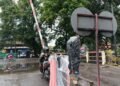 palang parkir pasar antri