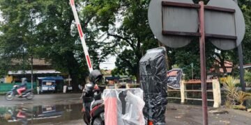 palang parkir pasar antri
