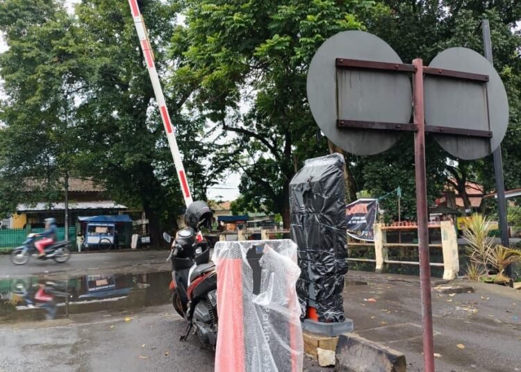 palang parkir pasar antri