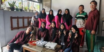 Foto bersama warga