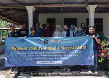 Digitalisasi Sungai: UB Dorong Edukasi Lingkungan dan Konservasi Melalui QR Code di Badher Bank Blitar 46 Foto bersama pengurus Pokwasmas (Sumber : Dokumentasi Pribadi)