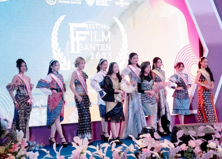 Malam Anugerah Festival Film Banten 2025 Hadirkan Fashion Show Puteri Anak dan Puteri Remaja Indonesia Banten 2025