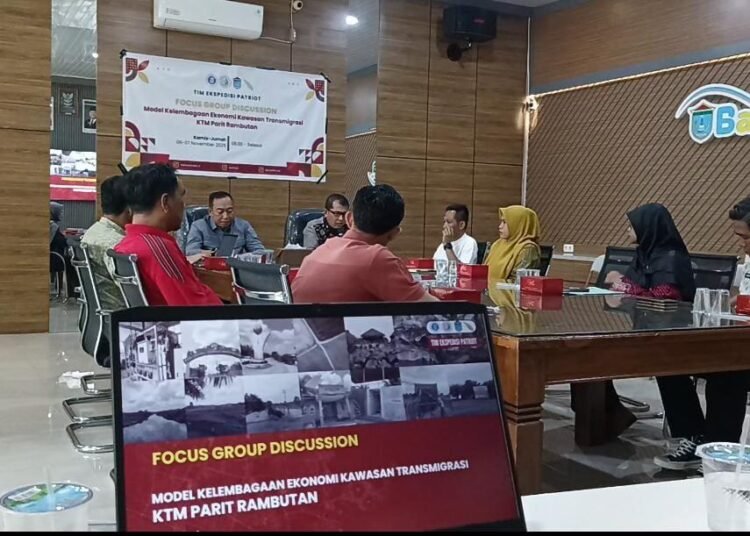 Suasana FGD (Sumber : Dokumentasi Pribadi Tim Ekpedisi Patriot ITB)