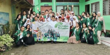 Foto Bersama Siswa Siswi SDS AL Maarif