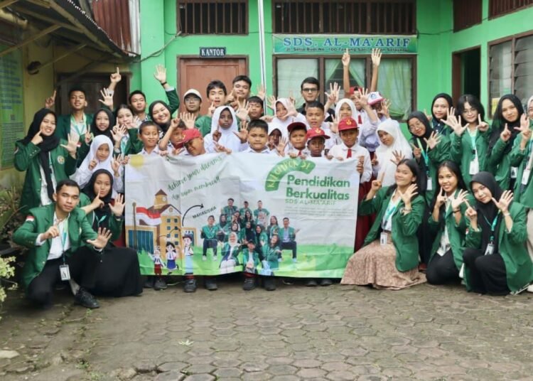 Foto Bersama Siswa Siswi SDS AL Maarif