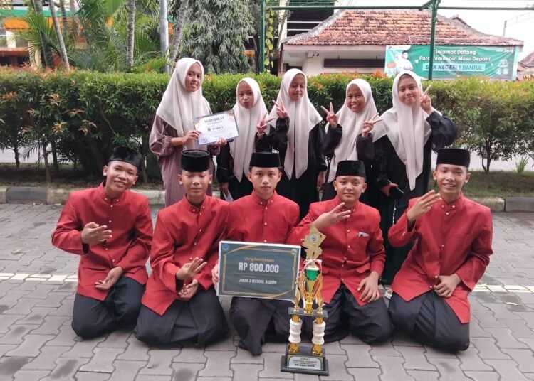 Tim Hadroh Al Hasan MTs N 6 Bantul Raih Juara 3 dalam Lomba Festival Hadroh Kabupaten 46 MTs N 6 Bantul
