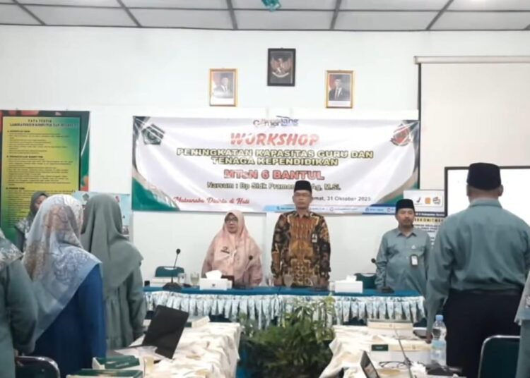 Guru Matematika MTsN 6 Bantul Bacakan 6+ProU Matsanaba dalam Acara Pembinaan Guru dan Tendik 46 MTs N 6 Bantul